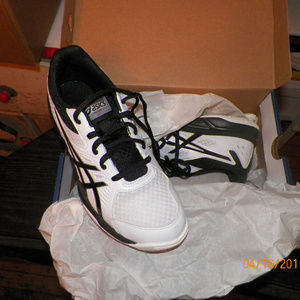 Asics Girls Upcourt 3 GS Volleyball Shoes 4.5